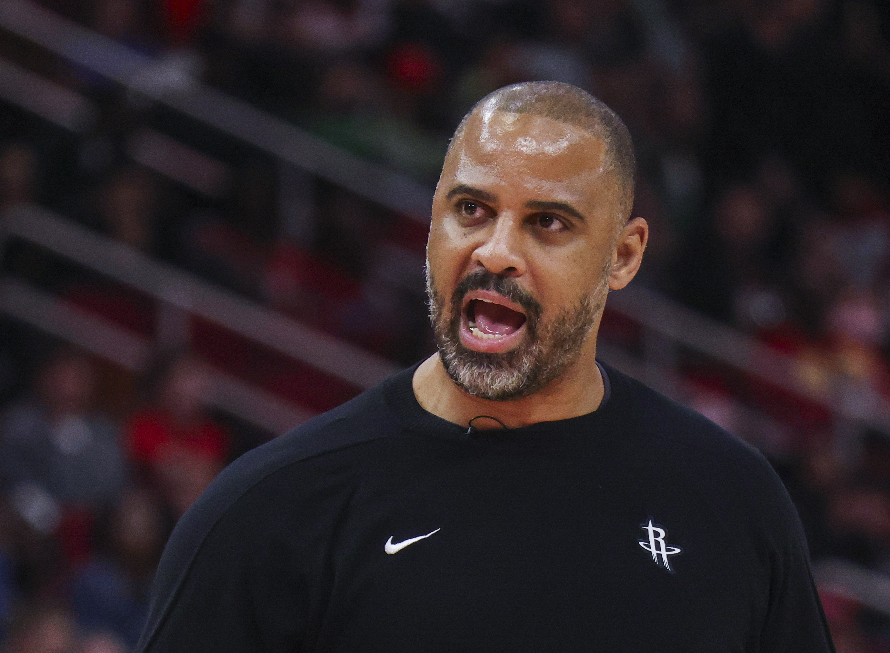 PP电子官方-乌度卡：进攻起伏主要是因为投篮 投篮回归正常自然进攻会提升